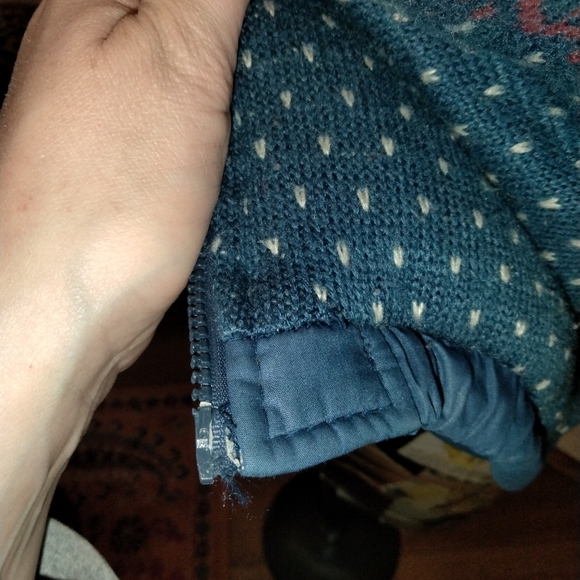 70's Vintage embroidered reversible puffer vest - Picture 6 of 6